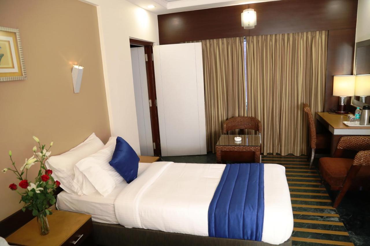 Hotel Dr Rajkumar International Bangalore Exterior foto