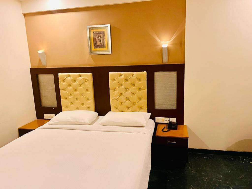Hotel Dr Rajkumar International Bangalore Exterior foto