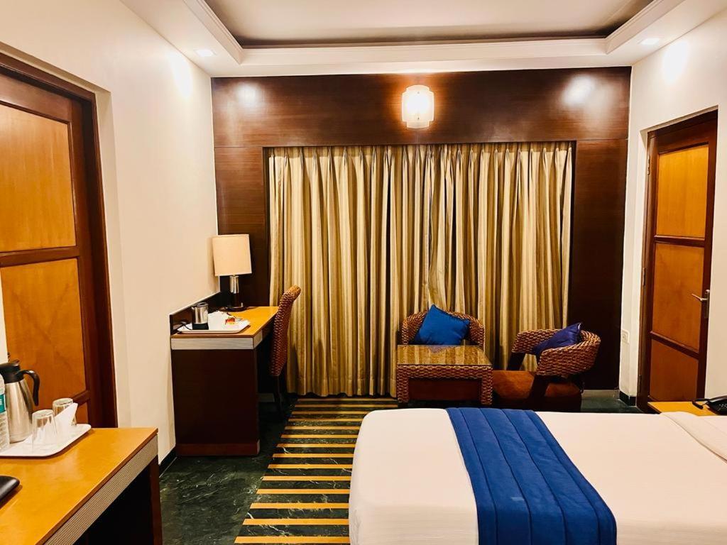 Hotel Dr Rajkumar International Bangalore Exterior foto