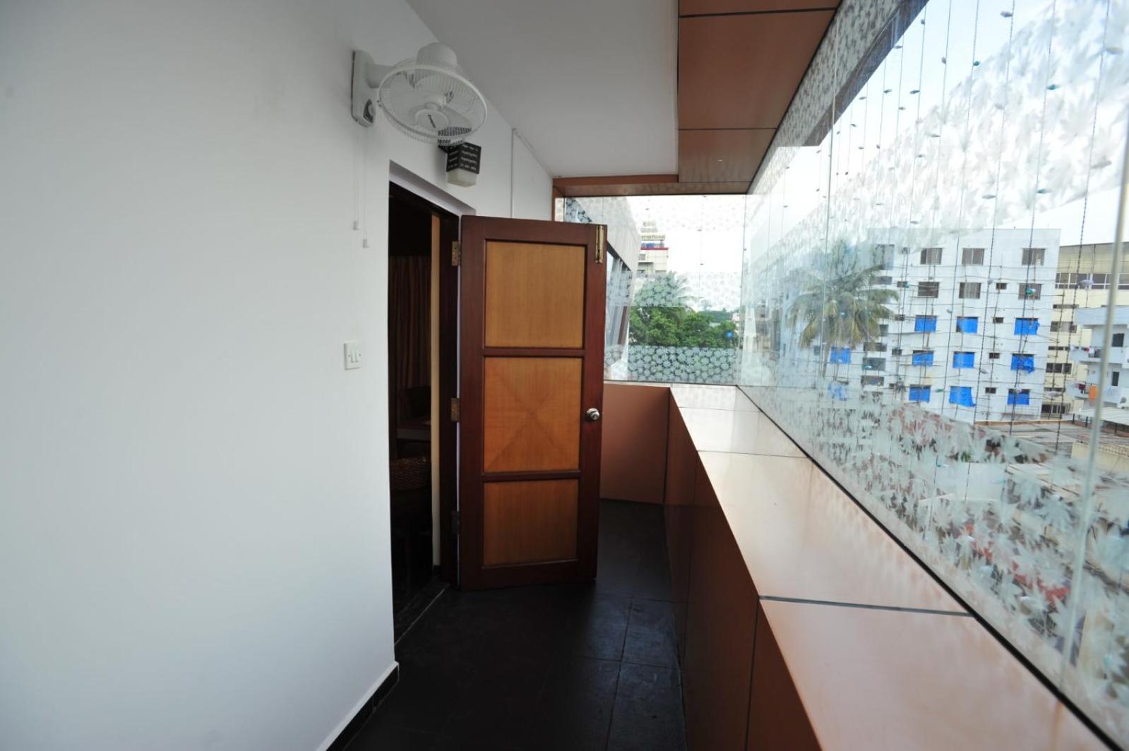 Hotel Dr Rajkumar International Bangalore Exterior foto