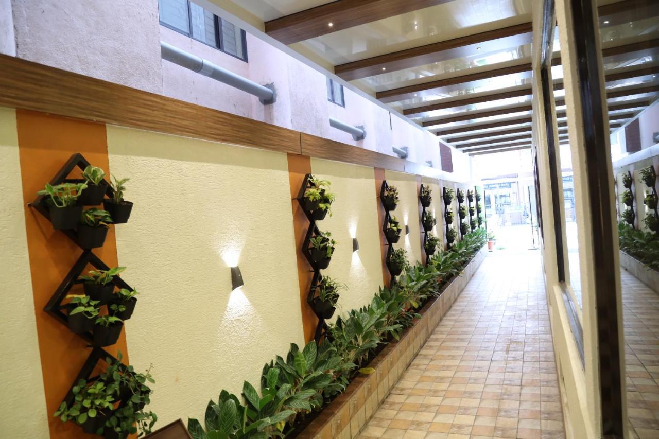 Hotel Dr Rajkumar International Bangalore Habitación foto